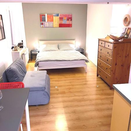 شقة Charming Studio In The Old Town براتسيلافا المظهر الخارجي الصورة