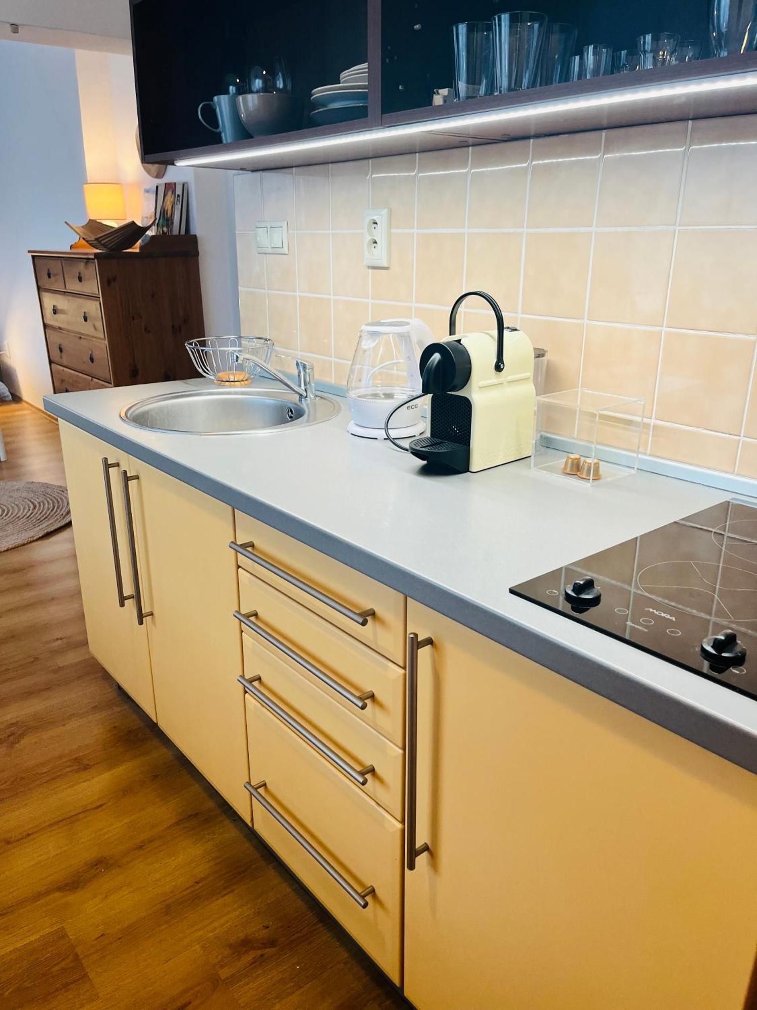 شقة Charming Studio In The Old Town براتسيلافا المظهر الخارجي الصورة